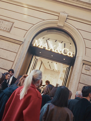 Roma Opening Maxandco Carousel Desktop(2) マックスアンドコー公式オンラインショップ